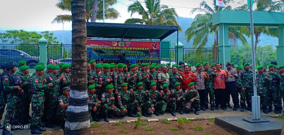 Foto bersama usai upacara dan syukuran kenaikan pangkat yang di gelar di