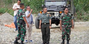 Dandim 1304/Gorontalo Letkol Inf Allan Surya Lesmana, S.Sos bersama Zulkarnain Habibie ST Sekertaris GO_Jip 4×4 Gto dan Zulkarnain Isa S.IP Wasek GO_Jip 4×4 Gorontalo, meninjau rute Offroad yang akan diselenggarakan pada tanggal 12 Oktober 2019 mendatang.