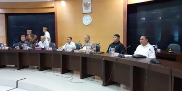 Komisi satu bidang Hukum Deprov Gorontalo dan Pemprov Gorontalo melaksanakan Rapat Dengar Pendapat (RDP)  bersama Kapolda Gorontalo, bertempat diruang Dulohupa DPRD Provinsi Gorontalo, Jumat (04/10/2019).