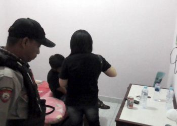 Salah satu pasangan yang terjaring Operasi Cipta Kondisi yang digelar aparat Polres Gorontalo Kota.