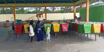 Pemerintah Kelurahan Moodu, Kecamatan Kota Timur, Kota Gorontalo mengadakan pembuatan Tong Sampah. Rencananya tong sampah ini akan ditempatkan di 35 titik di Kelurahan Moodu.