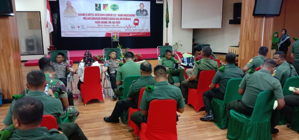 Menyambut peringatan Hari Juang Kartika 2019, Kodim 1304/Gorontalo menggelar donor darah, Rabu (11/12/2019). Kegiatan Donor Darah ini dilaksanakan bekerjasama dengan Hotel Grand Q Kota Gorontalo, dan diikuti oleh 154 Personel TNI dan Polri.