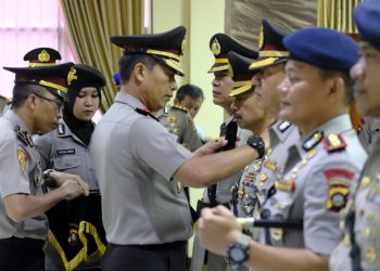 Kapolda Gorontalo, Brigjen Pol Wahyu Widada, saat memimpin kegiatan Sertijab, yang digelar di Ruang Titinepo Polda Gorontalo, Rabu (18/12/2019). Foto: Humas Polda Gorontalo.