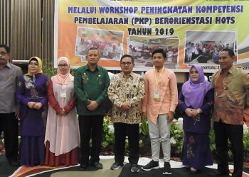 Pemerintah Kota Gorontalo melalui Dinas Pendidikan Kota Gorontalo menggelar workshop Peningkatan Kompetensi Pembelajaran, Berorientasi Higher Order Thinking Skill- Hots, Kamis (19/12/2019).