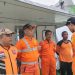 Personil Badan Pencarian dan Pertolongan  (KanSAR)  Gorontalo, tengah melakukan breafing sebelum melakukan pencarian. Foto: Humas kansar Gorontalo.