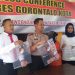 Jajaran Polres Gorontalo Kota saat menggelar konfrensi  pers terkait dugaan kasus aborsi. Foto: Lukman Polimengo.