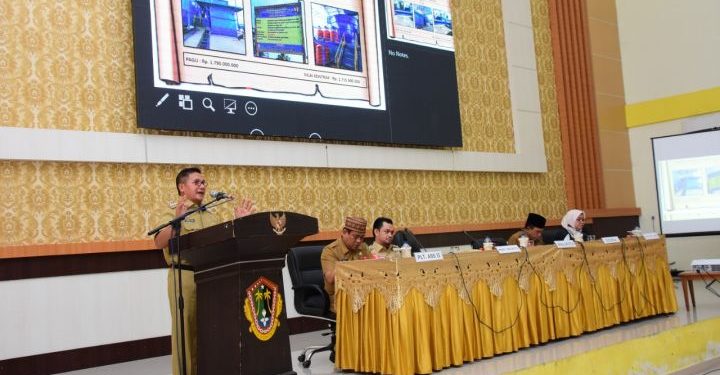 Walikota Gorontalo Marten A. Taha, saat menyampaikan sambutan pada kegiatan Rapat Evaluasi dan Koordinasi Penyerapan Triwulan IV tahun 2019 Kota Gorontalo.