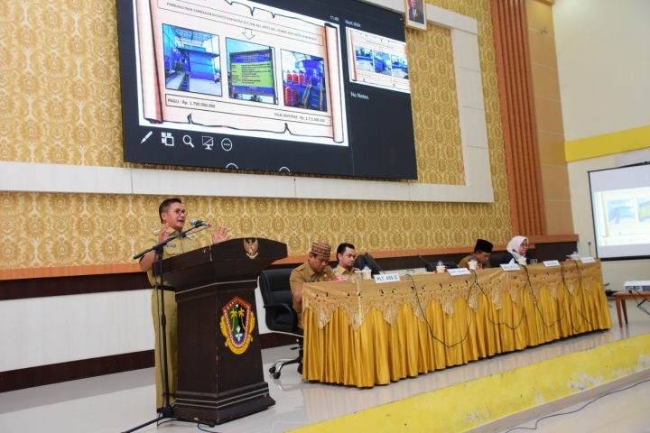 Walikota Gorontalo Marten A. Taha, saat menyampaikan sambutan pada kegiatan Rapat Evaluasi dan Koordinasi Penyerapan Triwulan IV tahun 2019 Kota Gorontalo.