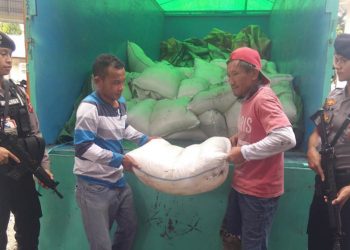 Minuman keras jenis Cap tikus, saat diamankan di Polda Gorontalo.