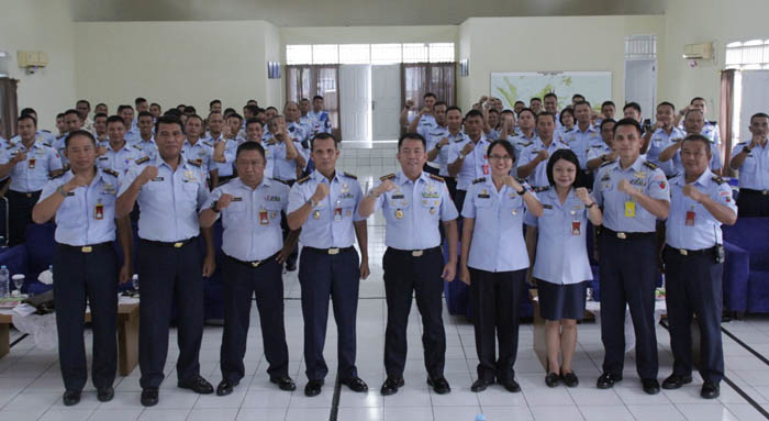 Kegiatan ceramah hukum, yang digelar di Gedung Balai Prajurit, Pangkalan TNI AU Sam Ratulangi, Jumat (6/3/2020). Foto Pentak Lanud Sam Ratulangi.