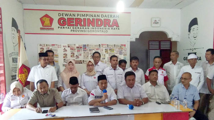 DPD Gerindra Provinsi Gorontalo bersama DPC kabupaten/kota saat menggelar jumpa pers, Senin (9/3/2020).
