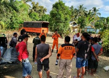 Tim Basarnas Kota Gorontalo melaksanakan breafing sebelum melakukan pencarian