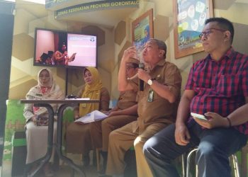 Direktur Rumah Sakit Umum Daerah (RSUD) Aloei Saboe, dr Andang Ilato, saat memberikan keterangan pers terkait dugaan virus corona.