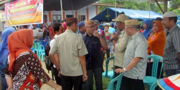 Memastikan distribusi bantuan terhadap warga terdampak banjir di tiga desa di Kecamatan Boliyohuto, Kabupaten Gorontalo, jajaran Komisi III DPRD Provinsi Gorontalo melakukan kunjungan ke posko induk penanganan banjir di lokasi tersebut, Rabu (04/03/2020).