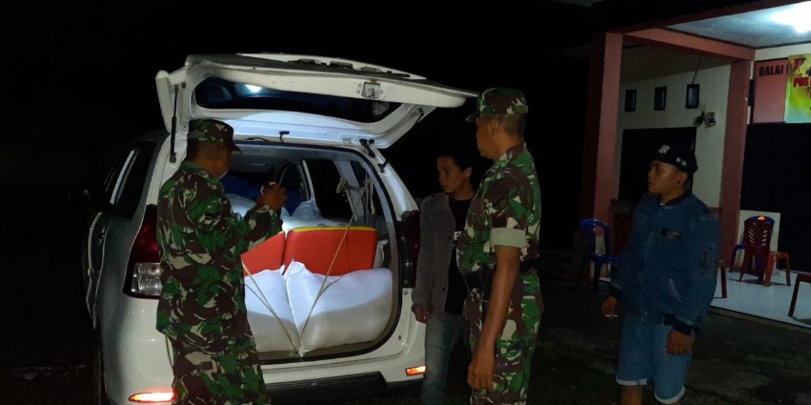 Aparat gabungan TNI – Polri di pos perbatasan tepatnya di Desa Moodulio Kecamatan Bone, Kabupaten Bone Bolango, Provinsi Gorontalo berhasil menggagalkan penyeludupan 1,2 ton minuman keras jenis cap tikus asal Kabupaten Minahasa Selatan, Provinsi Sulawesi Utata, Selasa (10/3/2020).