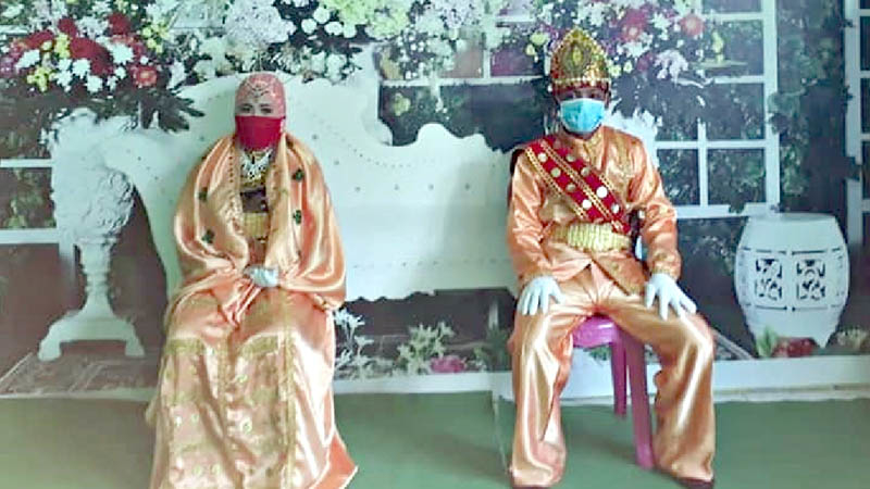 Dengan regulasi ketat, Kantor Urusan Agama Kecamatan Bone Pantai melaksanakan sejumlah akad nikah di tengah pandemi virus corona. Foto: Akun Kua Bonepantai.