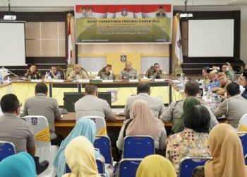 Rakor Forkopimda Provinsi Gorontalo bersama instasi lainnya terkait penanganan virus corona.