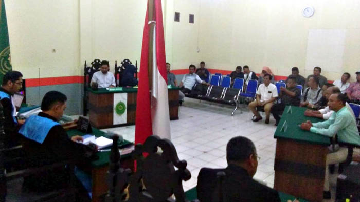 Sidang putusan gugatan Risman Taha yang digelar di Pengadilan Tata Usaha negara (PTUN) Gorontalo, Kamis (12/3/2020). Foto: Lukman Polimengo/mimoza.tv