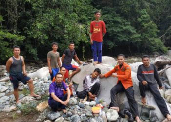 Tiga Surveyor Kehutanan yang sebelumnya masih dalam pencarian tim Basarnas Provinsi Gorontalo saat melakukan survey lokasi pertambangan di kawasan gunung Desa Lembah Hijau, Kecamatan Wanggarasi, Kabupaten Pohuwato, akhirnya berhasil ditemukan.