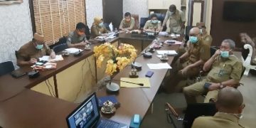 Suasana rapat virtual jajaran Pemkot Gorontalo, bersama Gubernur dan pimpunan daerah lainnya di Provinsi Gorontalo.