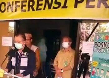 Koordinator Tim Medis Gugus Tugas Percepatan Penanganan (GTPP) Covid-19 Provinsi Gorontalo, dr Trianto Bialangi, saat memberikan keterangan pers, Kamis (16/4/2020).