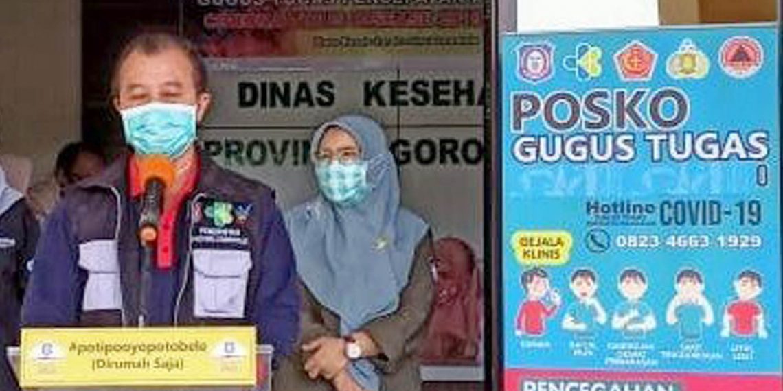 dr Triyanto, saat menberikan keterangan pers terkait perkembangan virus corona di Provinsi Gorontalo.