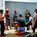 Satuan Sabhara Polres Gorontalo yang dipimpin oleh Danton Regu (Danru) Aipda Abdul Husain membubarkan warga yang tengah asyik main domino, Sabtu (25/4/2020). Foto: Humas Polda Gorontalo.