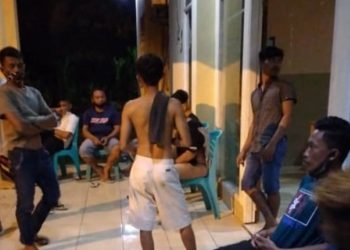 Warga Gorontalo yang dipindahkan di Gedung Pramuka, Maluku Utara. Foto: Kumparan.