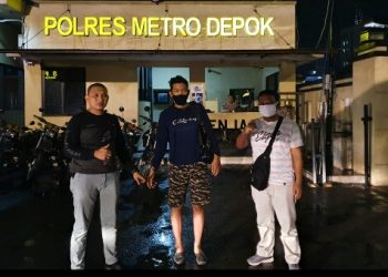 Tereangka saat diamankan aparat Polres Metro Depok.