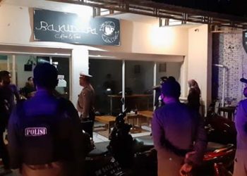 Warung kopi yang ditutu aparat gabungan saat melakukan patroli di Kota Gorontalo.