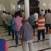 Pelaksanaan salat jumat di salah satu masjid di kecamatan Tilongkabila, Kabupaten Bone Bolango. Foto: Lukman Polimengo.