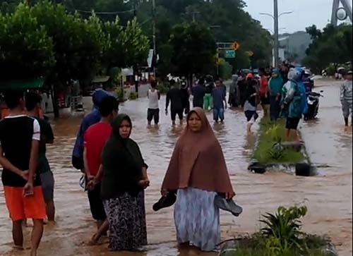 Banjir yang menerjang Desa Mohungo, Kecamatan Tilamuta, Kabupaten Boalemo, Jumat (3/7/2020)