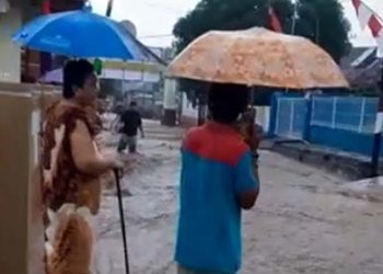 Curah hujan yang tinggi sejak Jumat (3/7/2020) dinihari, menyebabkan banjir di beberapa tempat di Kota Gorontalo.