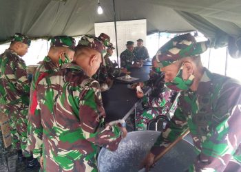 Aktifitas dapur umum Korem 133 Nani Wartabone.