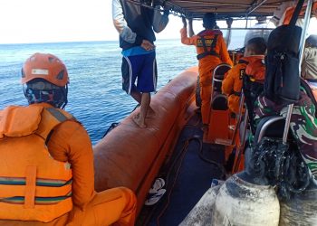 Upaya pencarian naleyan yang hilang saat melaut. Foto: Humas Basarnas Gorontalo.