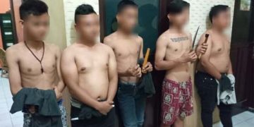 Ke lima remaja yang diamankan aparat gabungan, Sabtu (18/7/2020) dinihari. Dua diantaranya membawa senjata tajam.