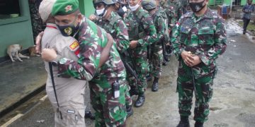 Upacara pelepasan Satgas Pamtas Yonif 713 Satya Tama, yang telah menyelesaikan tugas pengamanan di wilayah Sektor Utara Papua.