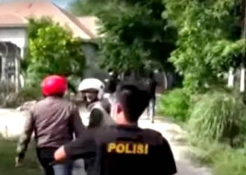 Screenshoot penggerebekan kampung narkoba di Palu, Sulawesi Selatan.