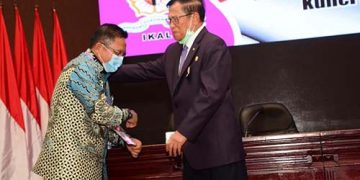 Wali Kota Gorontalo, Marten Taha, saat menghadiri kegiatan Musyawarah Nasional IV Ikatan Alumni Keluarga Lembaga Pertahanan Nasional RI (IKAL) 2020, yang digelar di Jakarta, Kamis (27/8/2020).