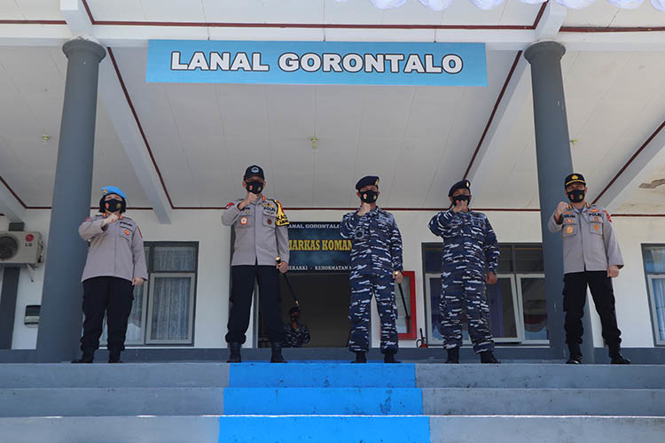 Komandan Lanal Gorontalo, Letkol Laut (P) Sayid Hasan, menerima kunjungan Kapolda Gorontalo Irjen Pol Akhmad Wiyagus, Jumat (11/9/2020)