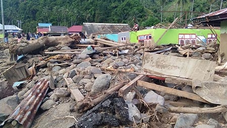 Kondisi terkini Dusun III, Desa Mamungaa Timur, Kecamatan Bulawa, Bone Bolango, pasca dihantam banjir. Foto: Lukman Polimengo.