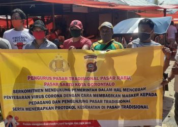 Dalam rangka memutus rantai penyebaran corona, Pengelola Pasar Sabtu, komitmen mendukung pemerintah, TNI dan Polri dalam hal mencegah penyeberan virus corona. Foto: Istimewa.