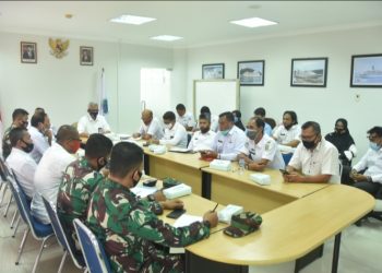 Rapat koordinasi tentang penyusunan rencana pembukaan kembali rute penerbangan Bandar Udara Internasional Maimun Saleh,Rabu (7/10/2020).