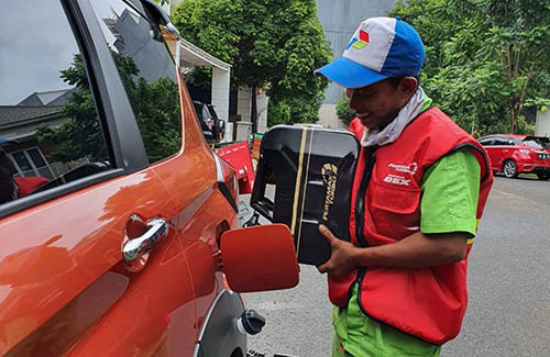 PT Pertamina (Persero) mengambil langkah antisipasi untuk mengamankan stok BBM dan menambah pasokan LPG serta menyiagakan Pertamina Delivery Service selama libur panjang. Pertamina MOR VII juga mengaktifkan Satuan Tugas (Satgas) pengamanan pasokan BBM dan LPG yang aktif mulai dari 26 Oktober hingga 03 November 2020.