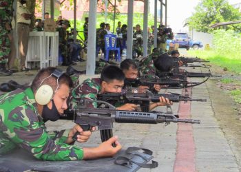 Untuk meningkatkan kemampuan, Pangkalan TNI AU “Tentara Langit” Sam Ratulangi, Manado mengadakan kegiatan latihan menembak yang digelar di Lapangan Tembak Lanudal, Mapanget, Kamis (5/11/2020).