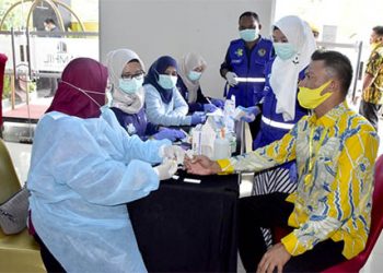 Mencegah penularan virus Corona, pelaksanaan Musyawarah Daerah (Musda) ke X Dewa Pimpinan Daerah (DPD) Partai Golkar Kota Gorontalo, yang digelar di salah satu hotel di Kota Gorontalo, Minggu (21/11/2020), menerapkan Protkes (Protokol Kesehatan) ketat Covid-19.