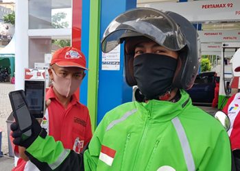 Dalam rangka memperingati Hari Pahlwan yang tepat jatuh pada hari Selasa (10/11/2020), Pertamina menggelar berbagai macam promo yang ditujukan bagi pelanggan setia produk-produk berkualitasnya. Dengan tema “Hidupkan Semangat Djoeang”, Pertamina berikan harga sepesial bagi pengguna produk Pertamax Series dan Dex Series.