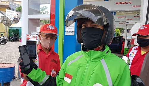 Dalam rangka memperingati Hari Pahlwan yang tepat jatuh pada hari Selasa (10/11/2020), Pertamina menggelar berbagai macam promo yang ditujukan bagi pelanggan setia produk-produk berkualitasnya. Dengan tema “Hidupkan Semangat Djoeang”, Pertamina berikan harga sepesial bagi pengguna produk Pertamax Series dan Dex Series.