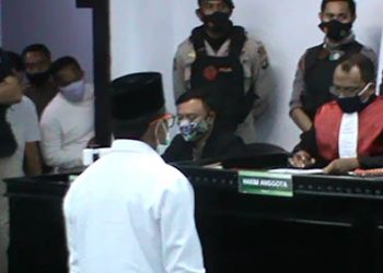 Pengadilan negeri (PN) Gorontalo akhirnya menjatuhkan vonis 6 bulan penjara terhadap Darwis Moridu, pelaku tindak penganiayaan terhadap Awis Idrus. Warga yang berdomisili di Desa Kota Raja, Kecamatan Dulupi, Kabupaten Boalemo tersebut dianiaya dan mengalami luka berat hingga berujung tewas.