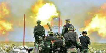 Dalam rangka meningkatkan ketrampilan tempur, prajurit TNI AD dari Detasemen Artileri Pertahanan Udara (Den Arhanud) 001/CSBY melaksanakan latihan menembak senjata berat (Latbakjatrat) tahun 2020, yang digelar di pesisir Pantai Gampong Kuala Cangkoi, Kecamatan Lapang, Aceh Utara.
